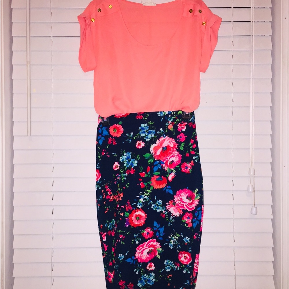 🎀4/$25🛍Woman’s skirt and shirt
